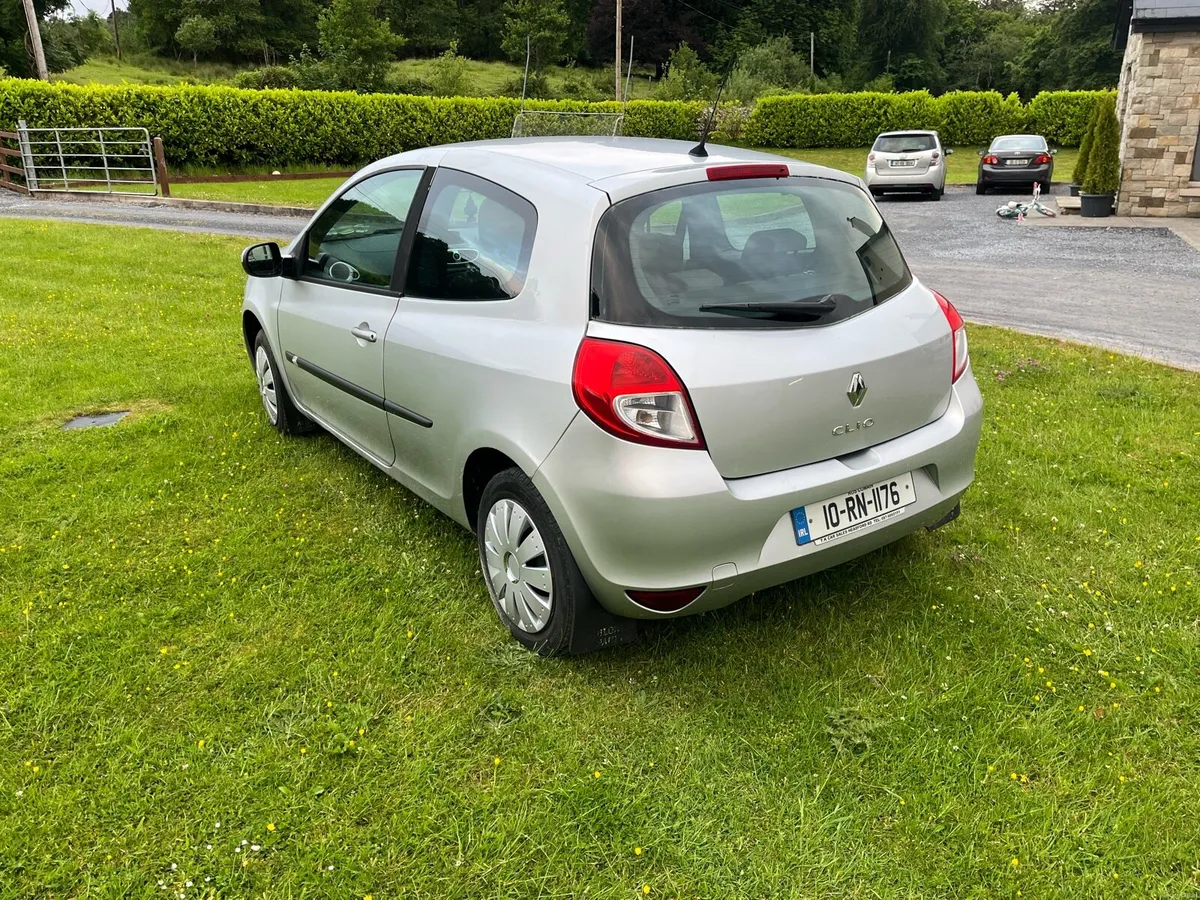 Clio for sale perfect condition full year nct test - Image 2