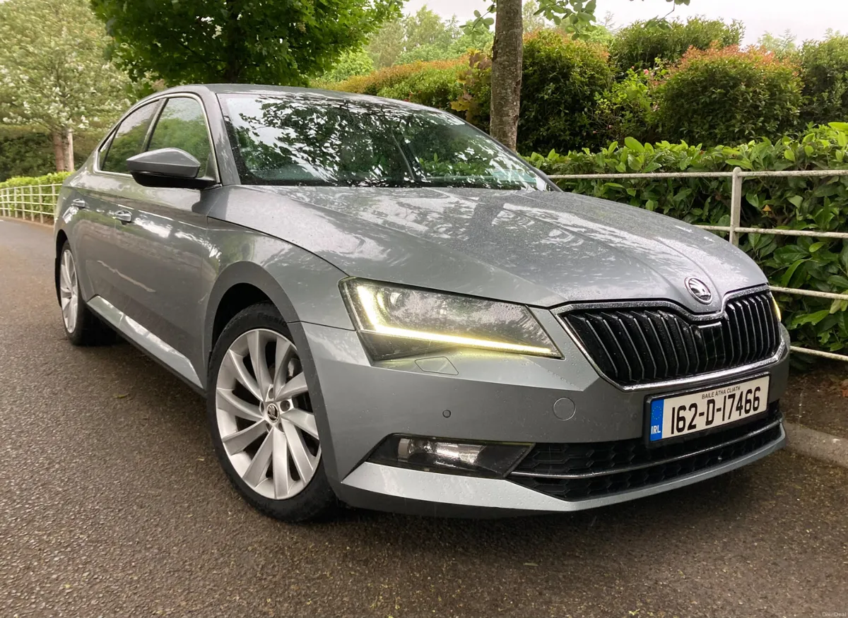 Skoda Superb 2.0 TDI 190bhp Style DSG Automatic - Image 2