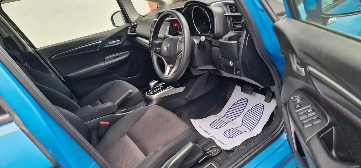 Honda Fit Hybrid Automatic - Image 5