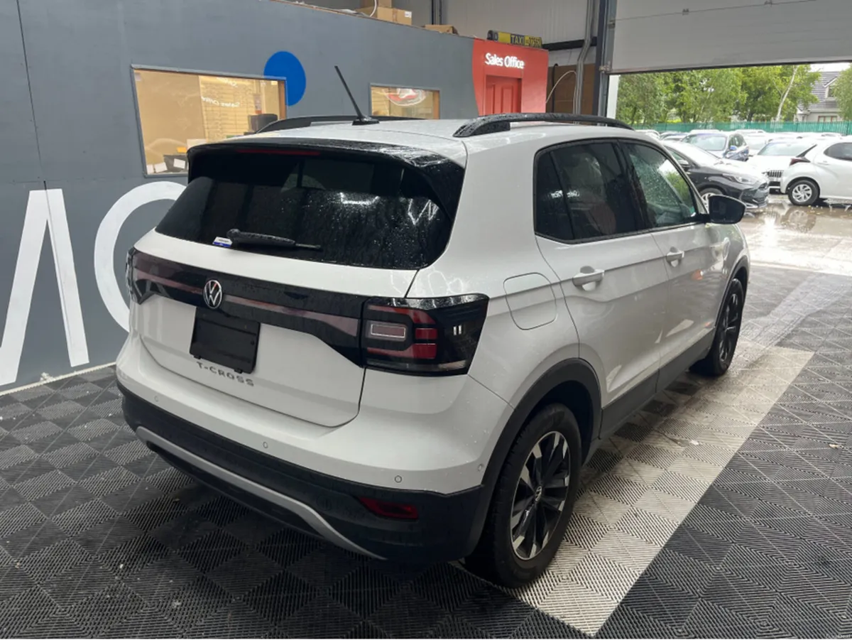 Volkswagen T-Cross 2022 VOLKSWAGEN T-CROSS TSI ACT - Image 2