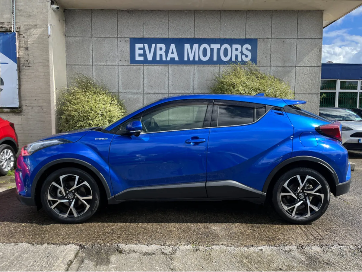 Toyota C-HR SOL AUTOMATIC HYBRID 1.8 PETROL //HIGH - Image 6