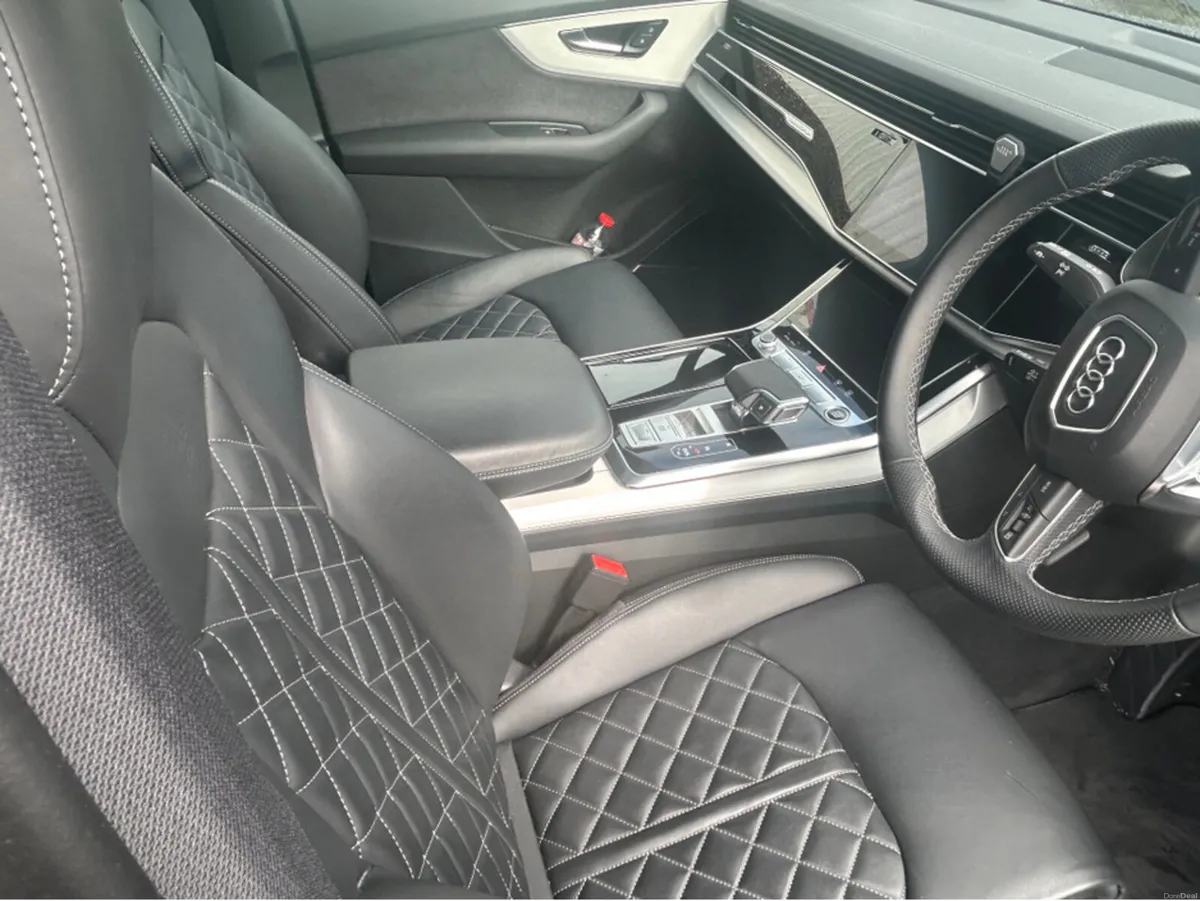 Audi Q7 60 TFSIE Q COMP 490PS*PAN ROOF*BLACK ED*PA - Image 2