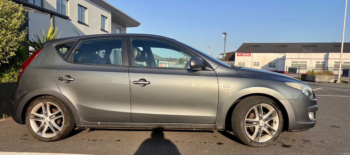 2009 Hyundai i30*HEATED LEATHER SEATS* - Image 4