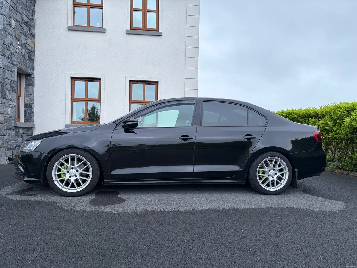 Volkswagen Jetta 2.0TDI - Image 4