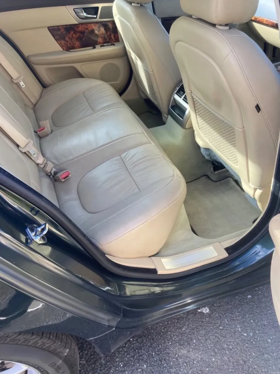 Jaguar XF 2008 - Image 2