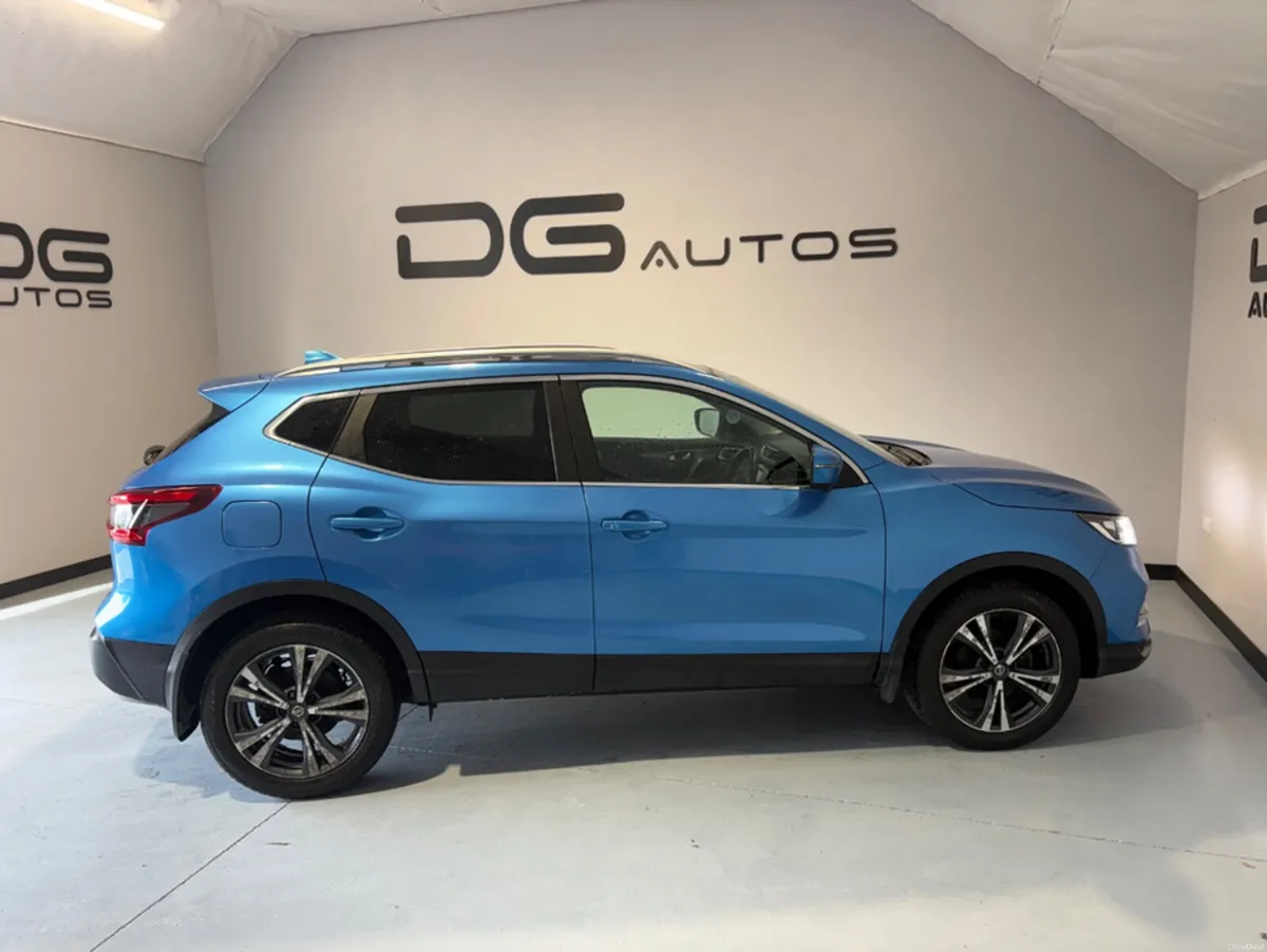 Nissan Qashqai 1.3 SV PREMIUM MY19 4DR - Image 2