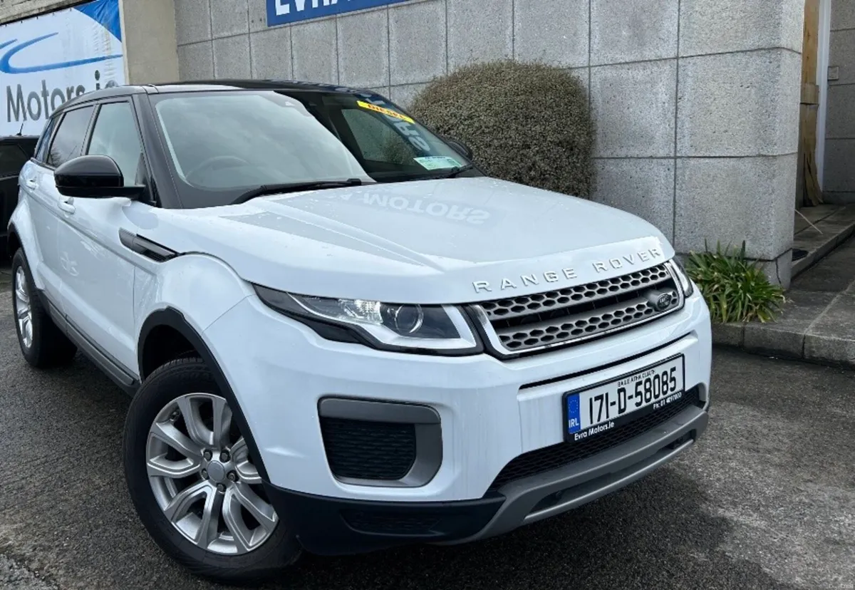 White Range Rover Evoque - Image 1
