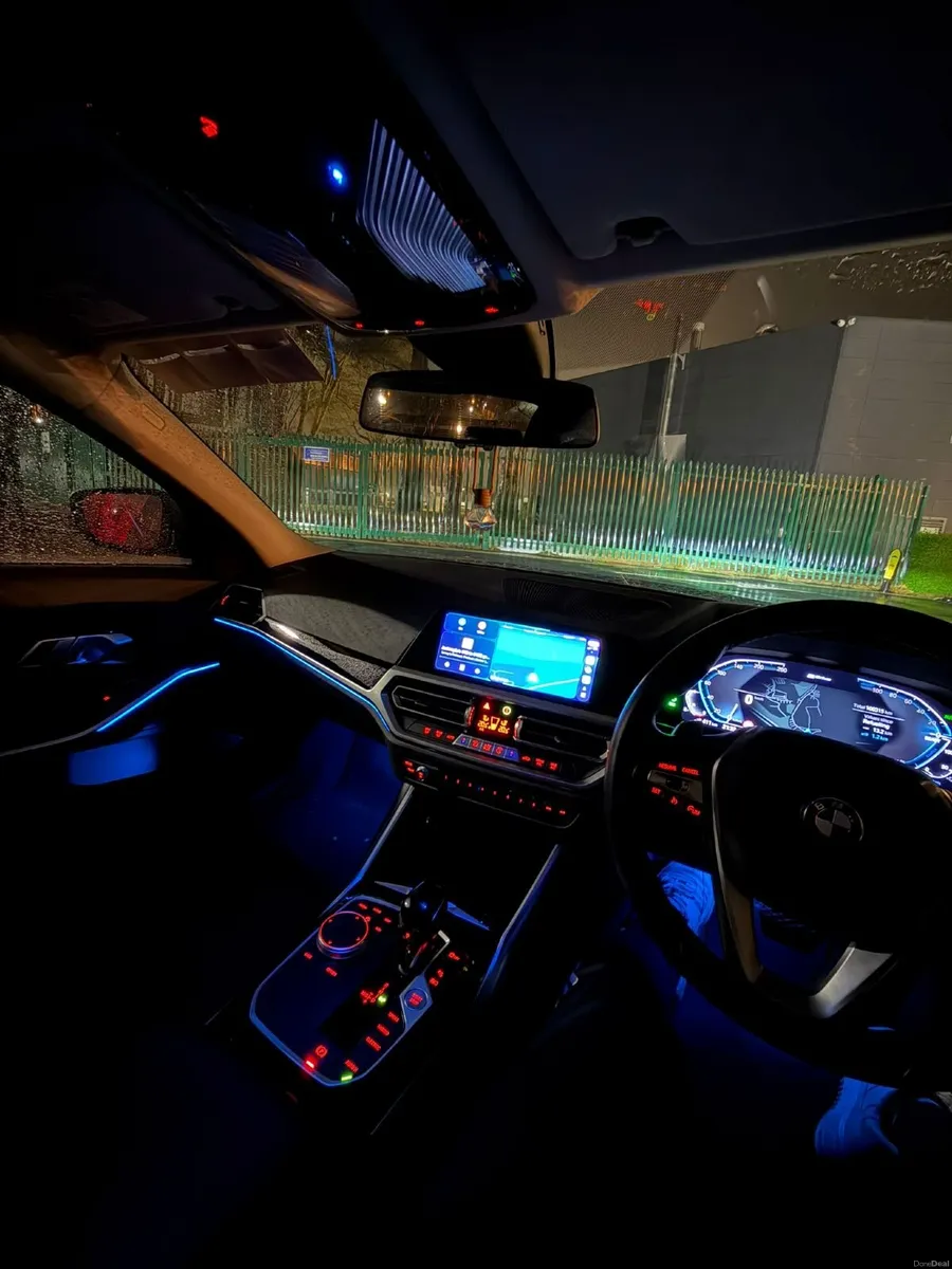 BMW 3-Series 2022 - Image 2