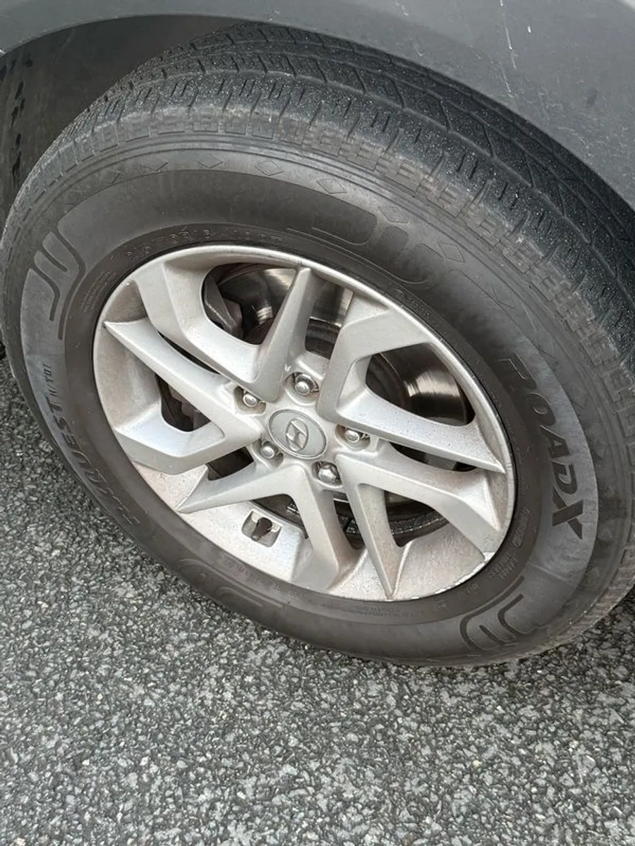 2018 Hyundai Tucson - Image 2