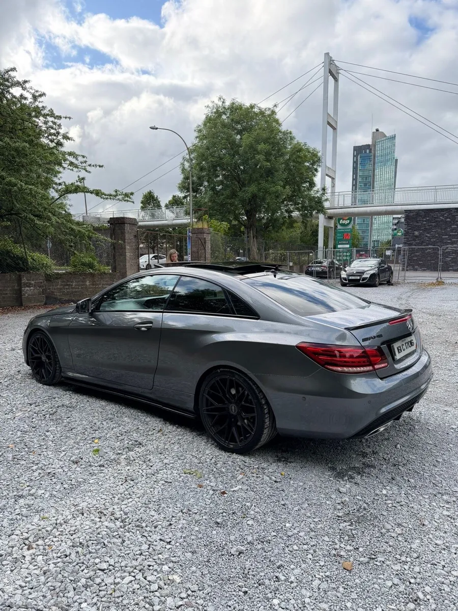 Mercedes E-Class AMG E220 Coupe C207 - Image 3
