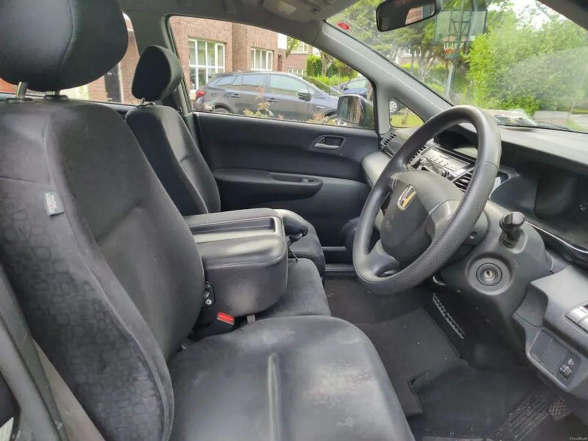 2005 Honda Fr-v - Image 3