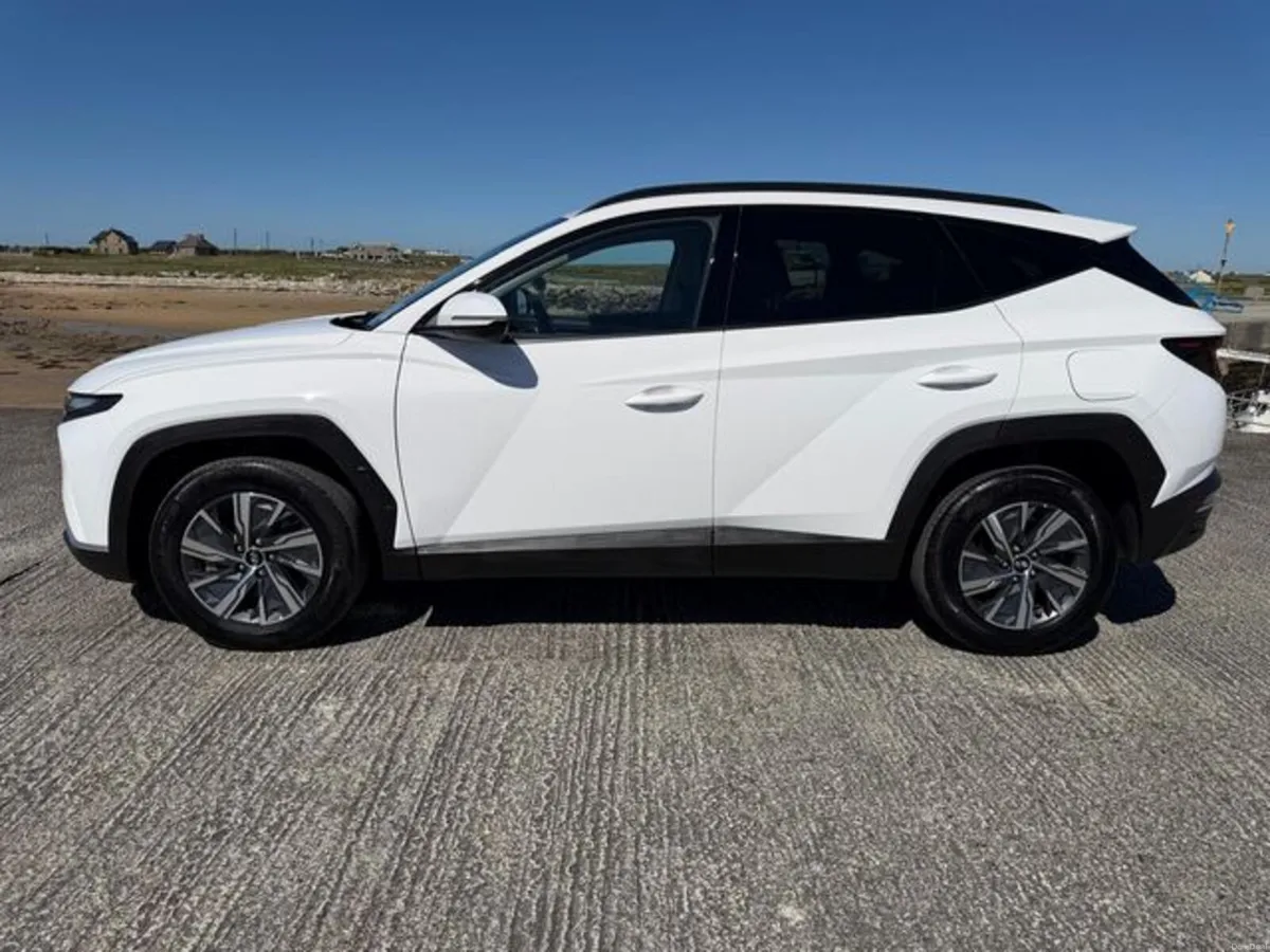 Hyundai Tucson Exeecutive HEV 5DR Auto ONLY 9, 000 - Image 4