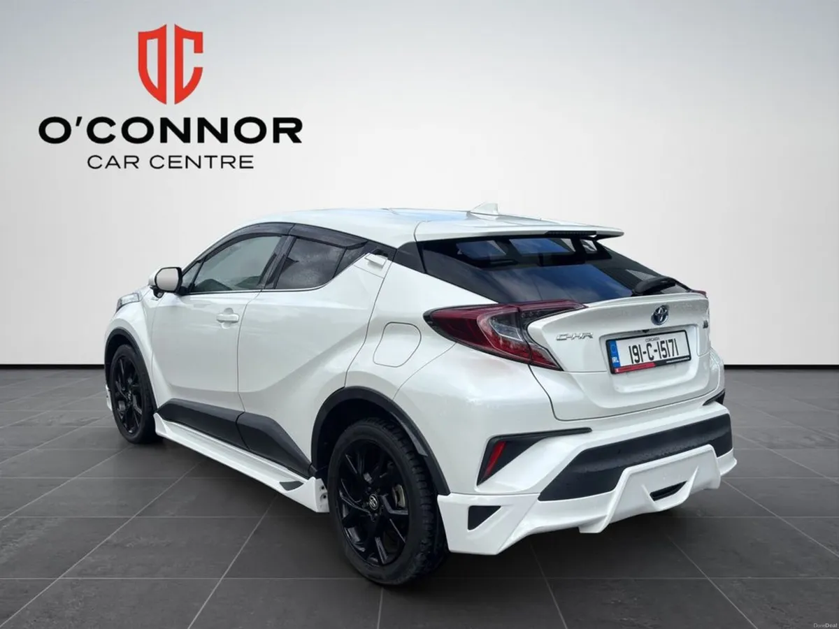 Toyota C-HR 1.8 - Image 4