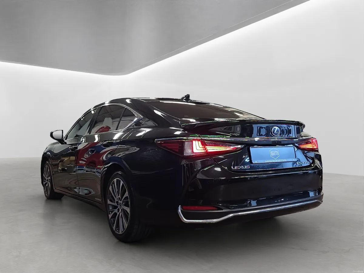2020 LEXUS ES 300H SUNROOF. - Image 4