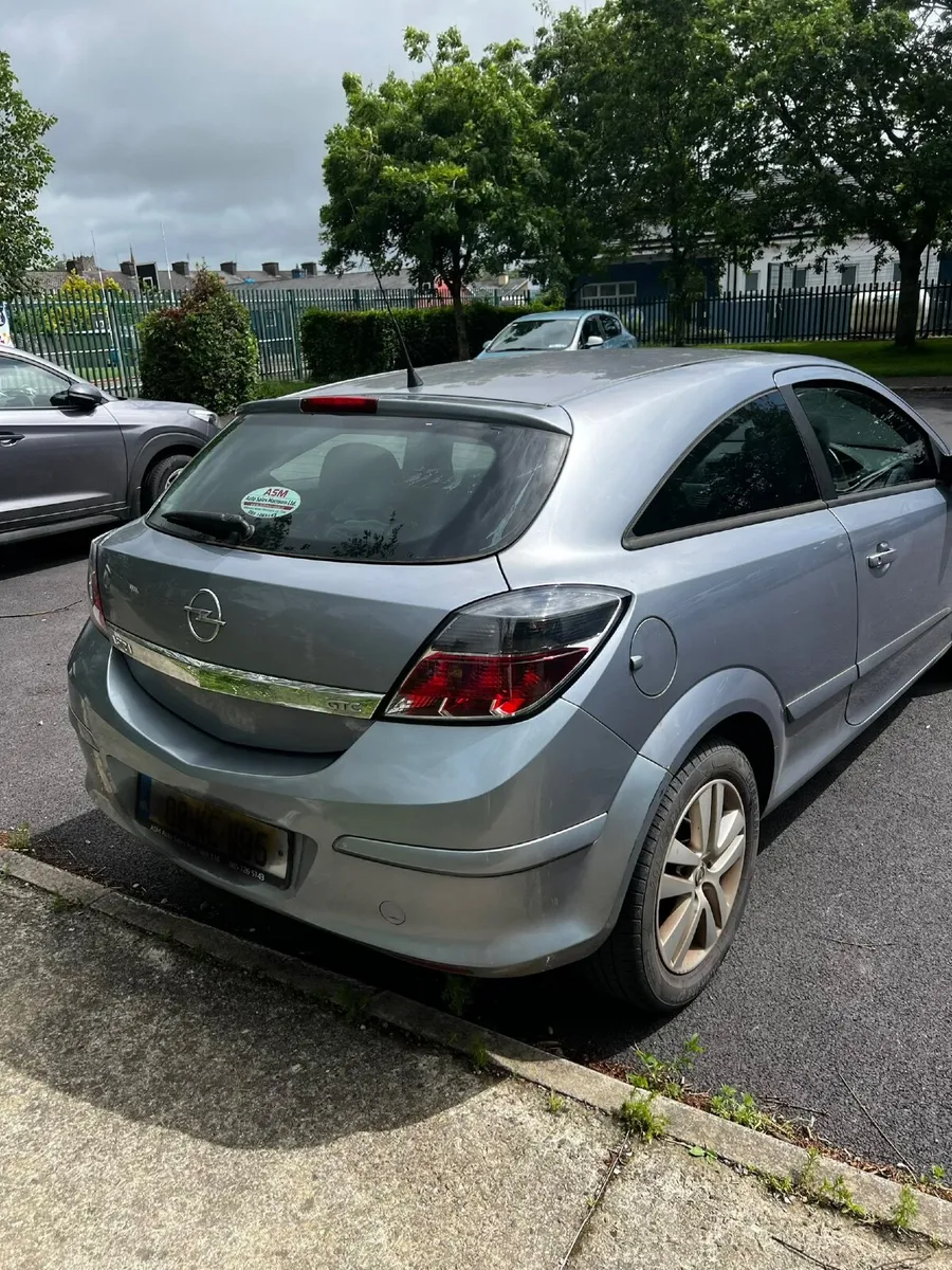 Opel Astra 2008 - Image 2