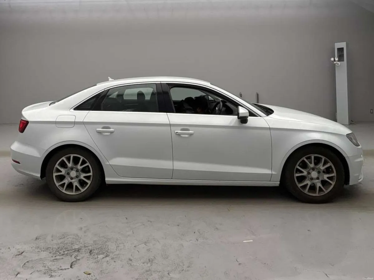 AUDI A3 SALOON 1.4 TFSI AUTO 2015 - Image 2