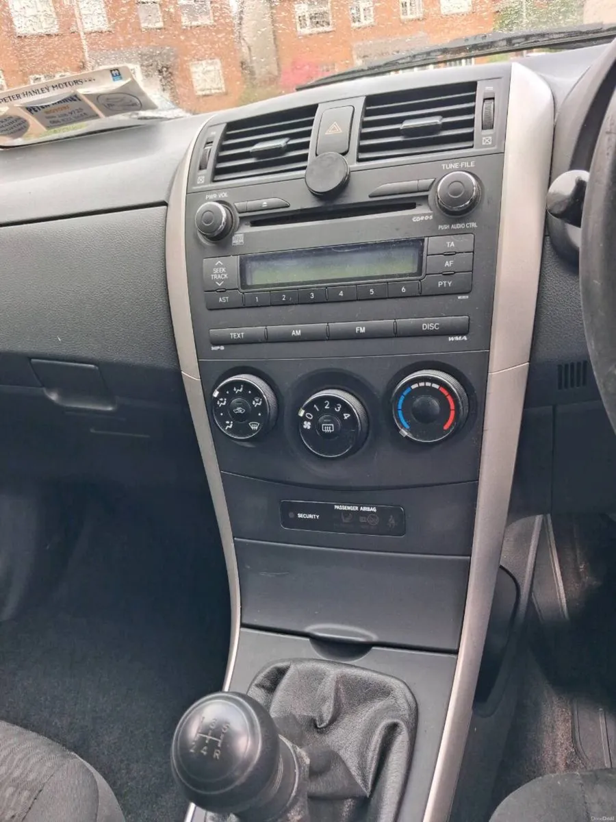 Toyota Corolla - Image 2
