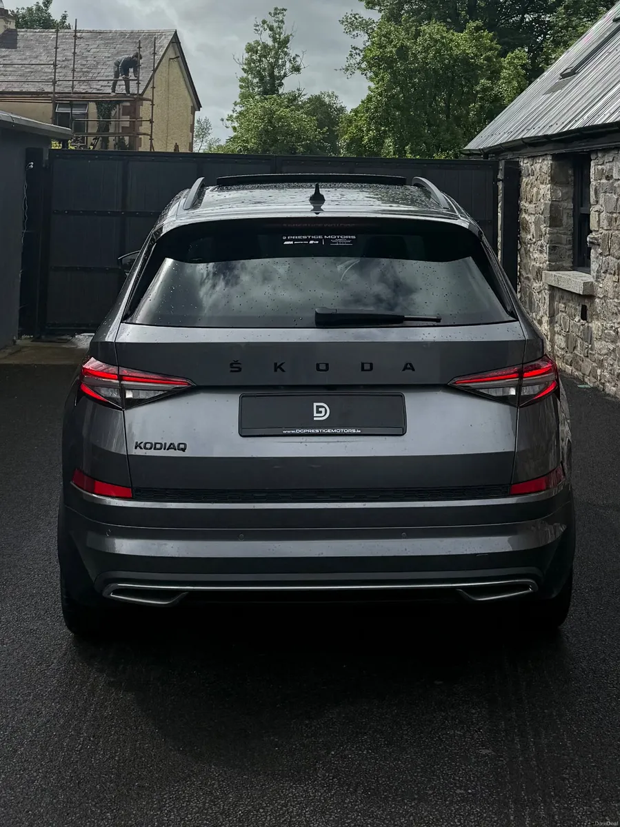 2022 SKODA KODIAQ SPORTLINE DSG 150 BHP BLACK PACK - Image 5