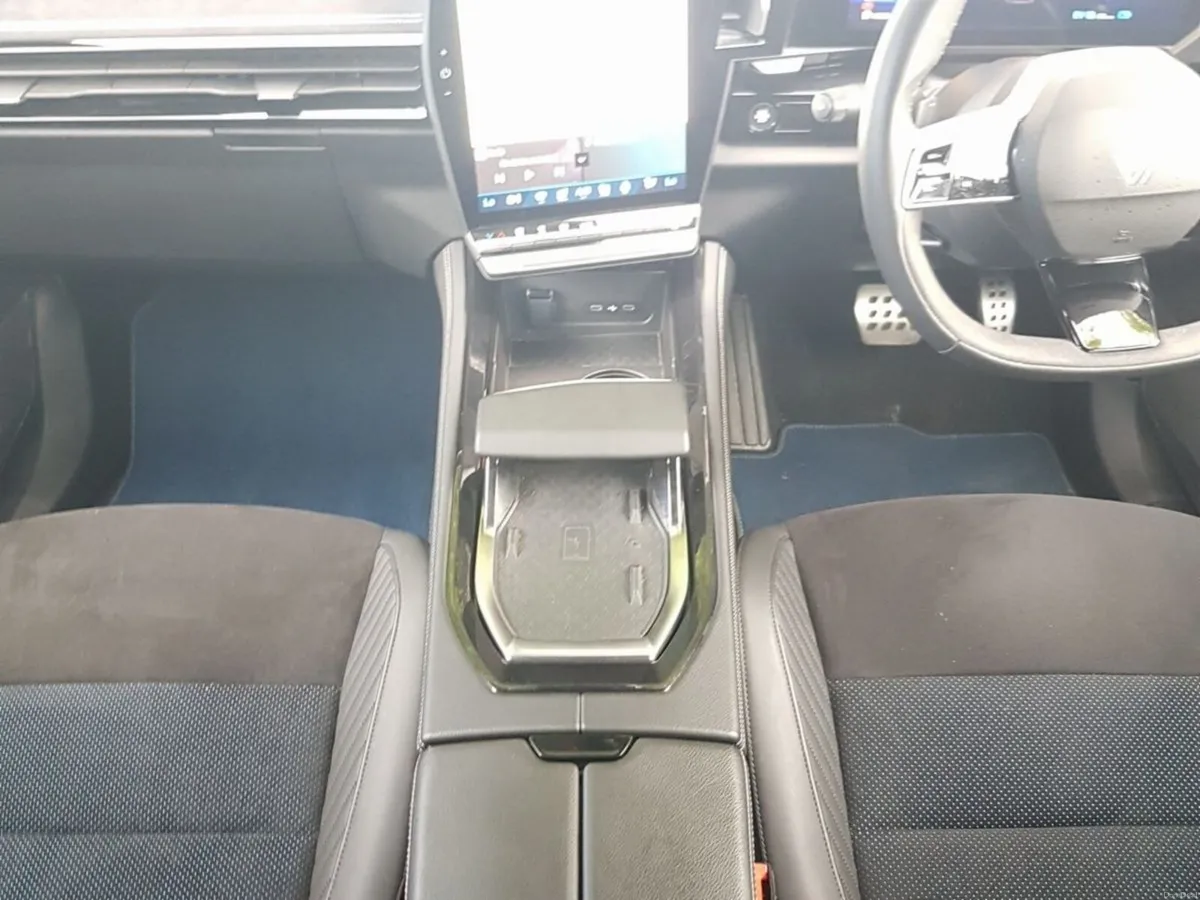 Renault Rafale E-TECH Hybrid 200 Auto esprit Alpin - Image 4