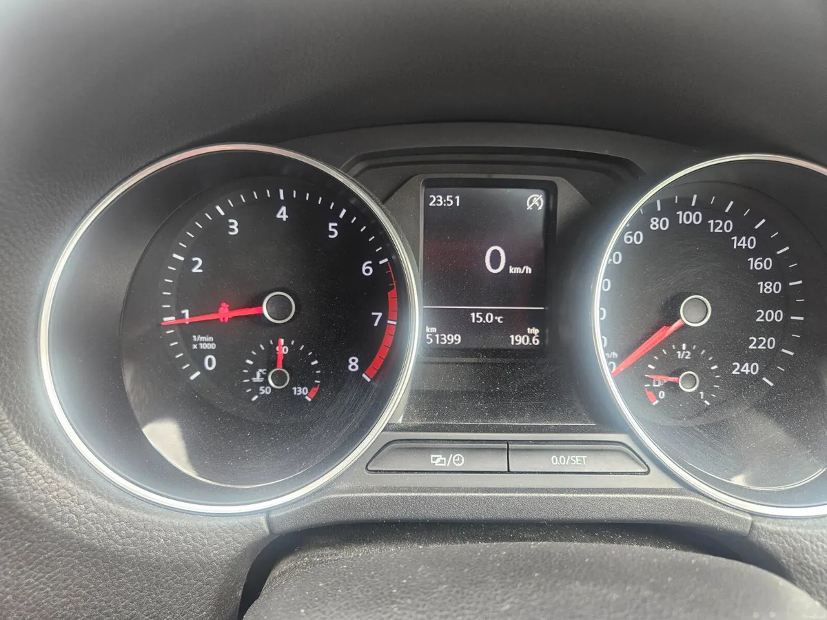 2015 VW POLO AUTOMATIC IMACULATE - Image 3