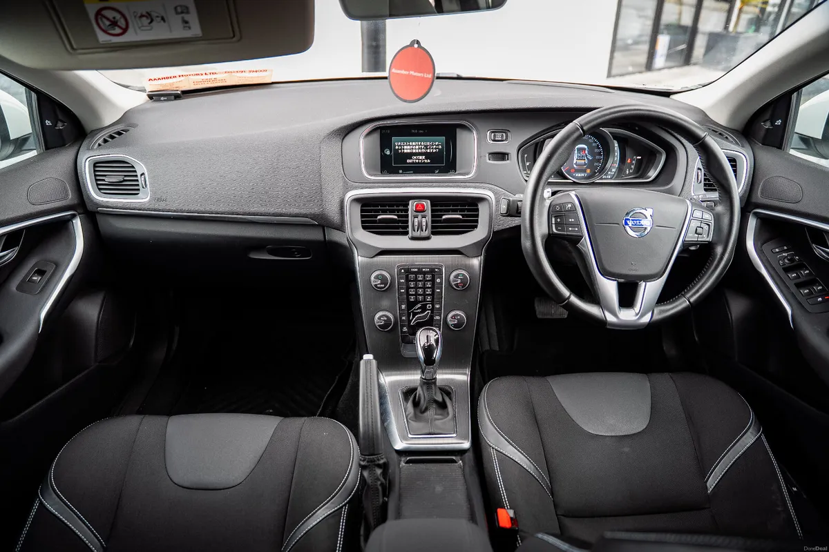 2016 VOLVO V40 AUTOMATIC TURBO DIESEL - Image 6