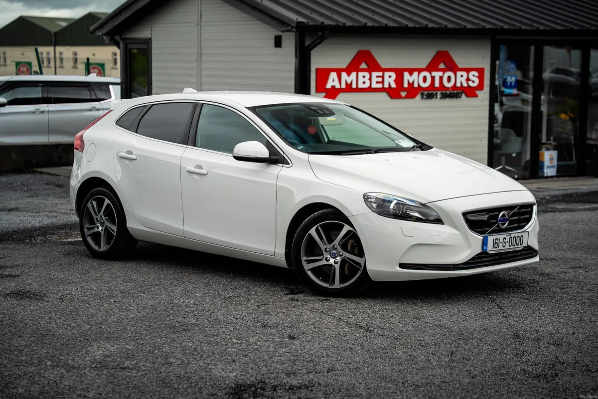 2016 VOLVO V40 AUTOMATIC TURBO DIESEL - Image 1