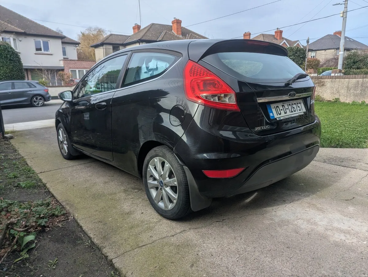Ford Fiesta 2010 - Image 4