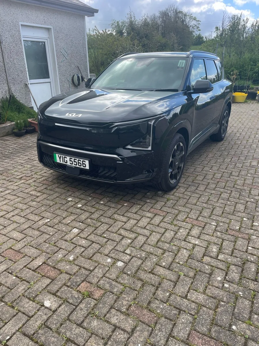 Car - Image 1