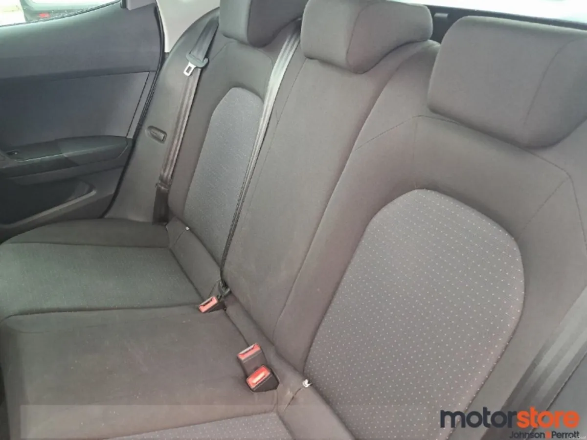 SEAT Arona 1.0 DSG SE + Petrol Automatic - Image 5