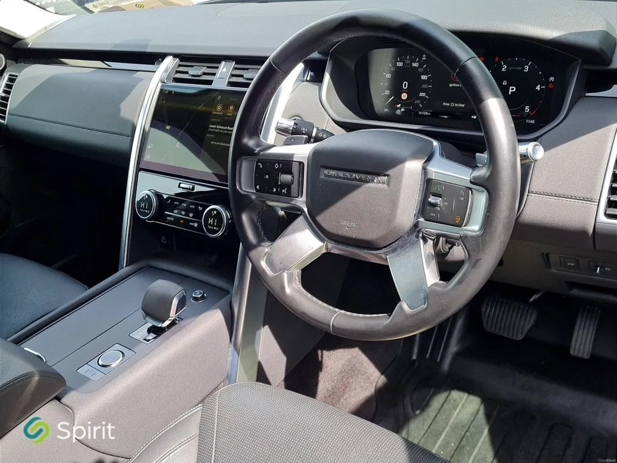 Land Rover Discovery 3.0 SD6 SE COMM - Image 4