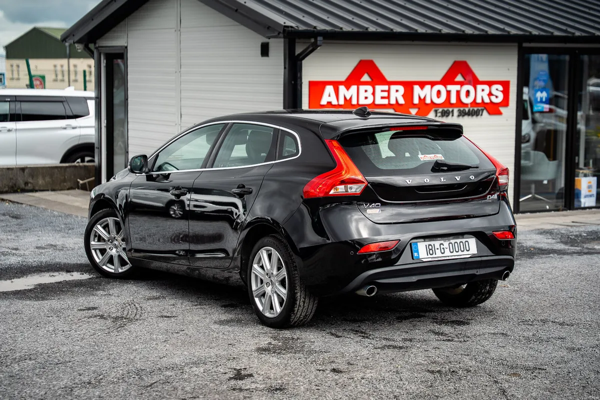 2018 VOLVO V40 D4 AUTOMATIC - Image 2