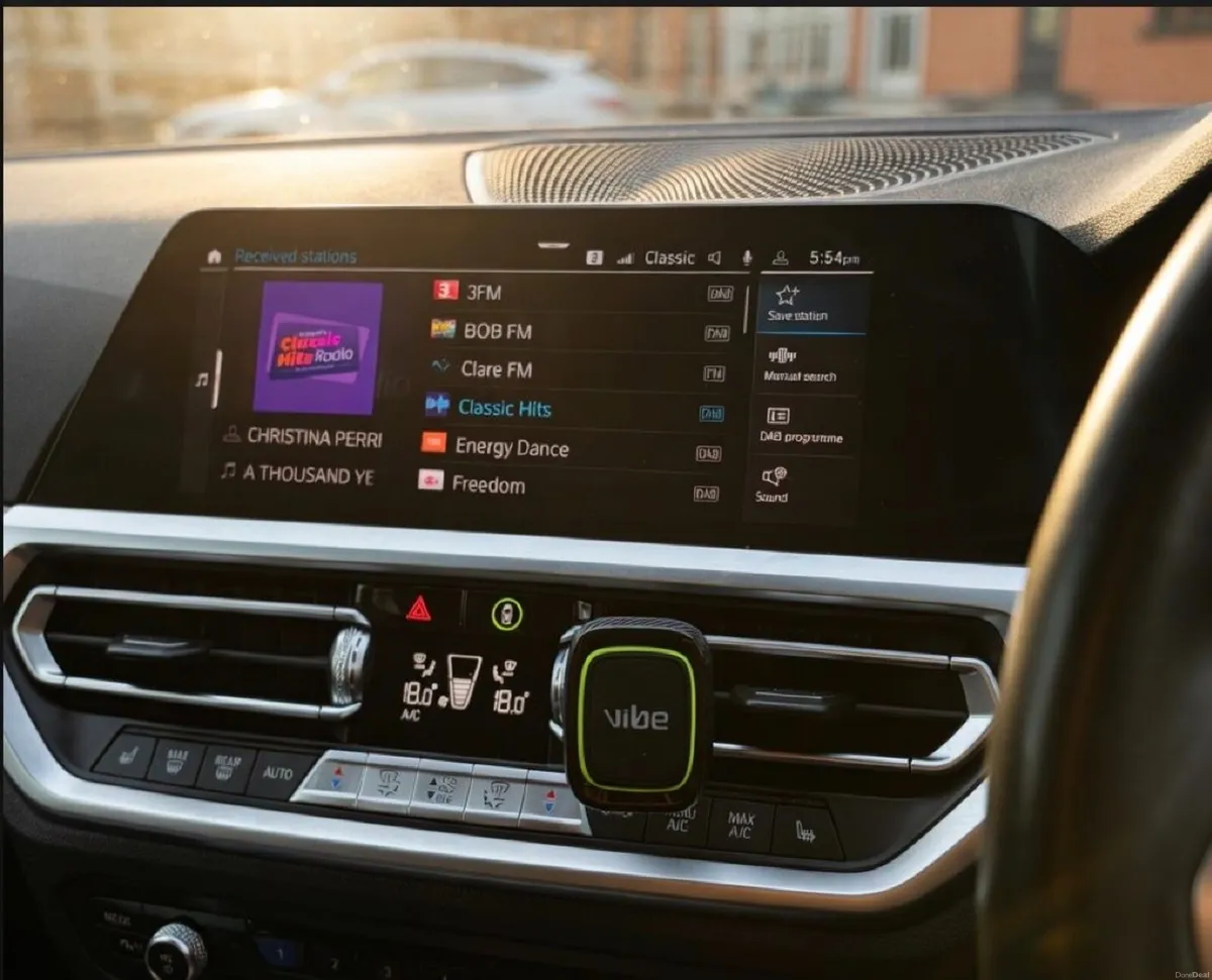 BMW 3-Series 2020 - Image 2