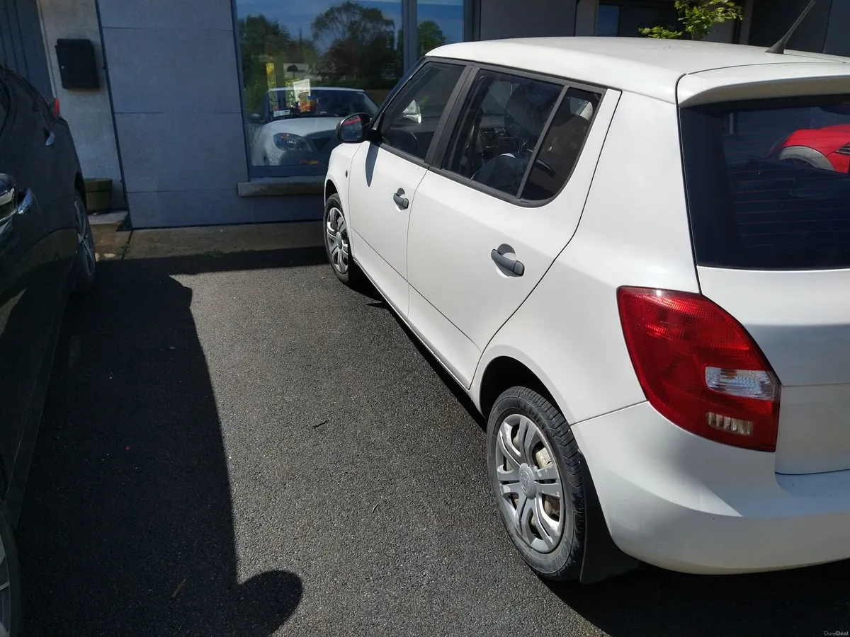 Skoda Fabia 2011 - Image 4