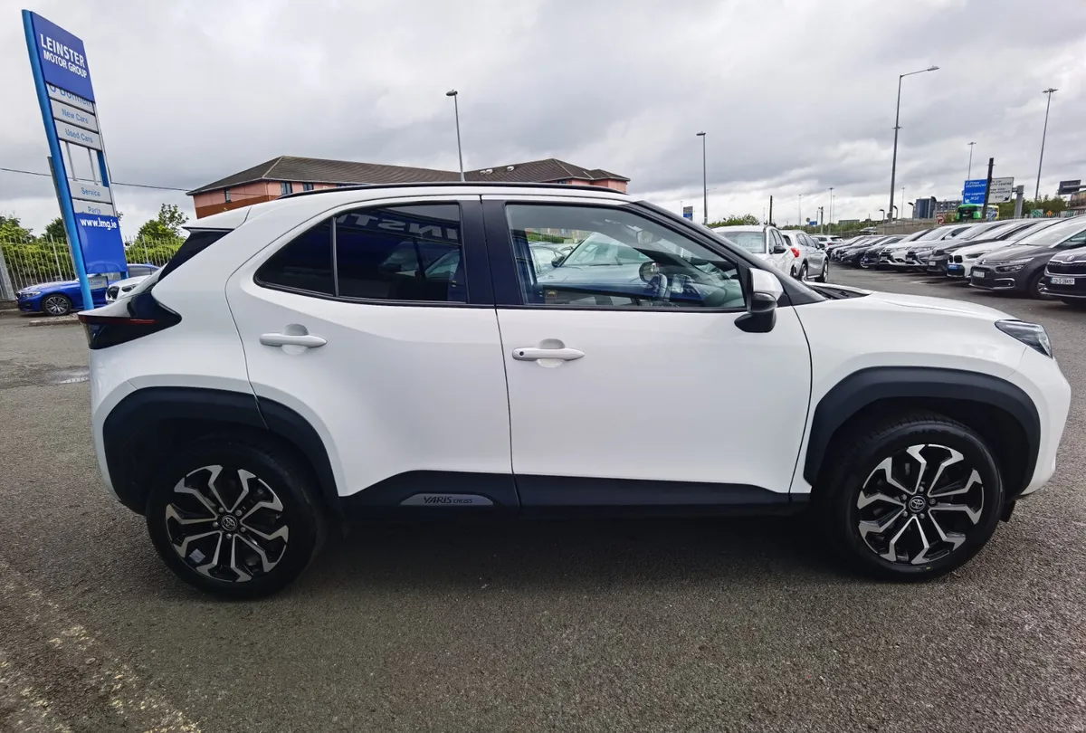 TOYOTA YARIS CROSS 1.5 DESIGN AUTO PETROL HYBRID - Image 4