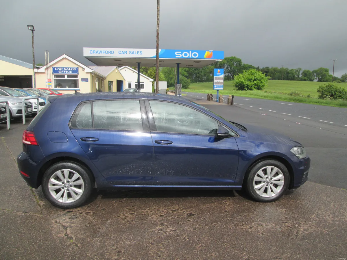 2017  VOLKSWAGEN  GOLF  1.6  TDI  SE  NAV  5DR - Image 6