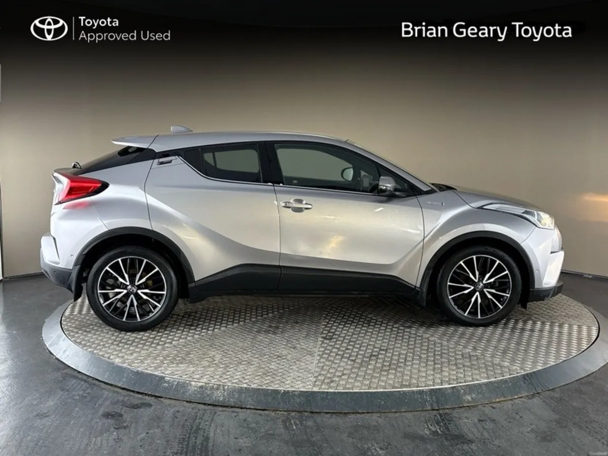 Toyota C-HR HYBRID SOL - Image 3