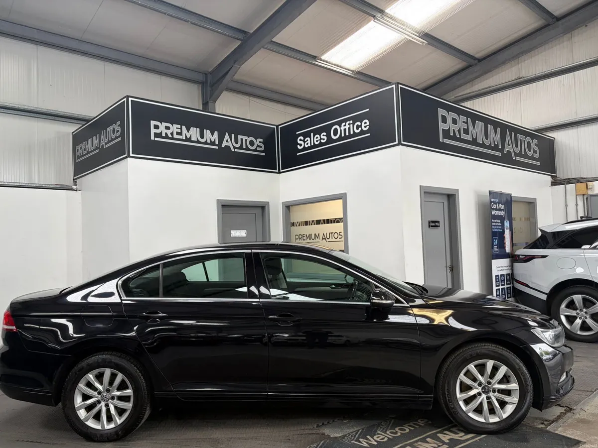 Volkswagen Passat 2015. 1.6TDI.  COMFORTLINE - Image 2