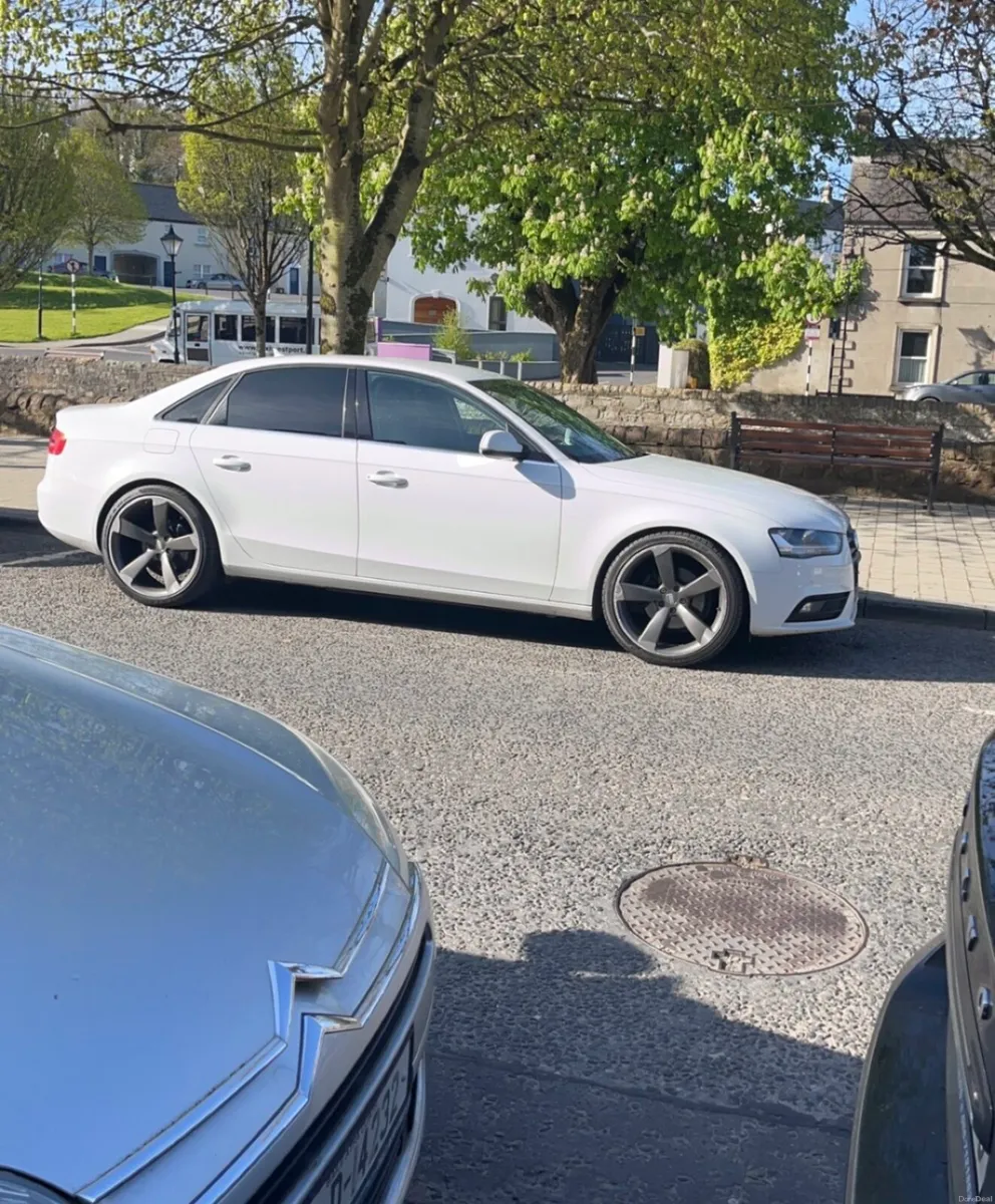Audi A4 - Image 2