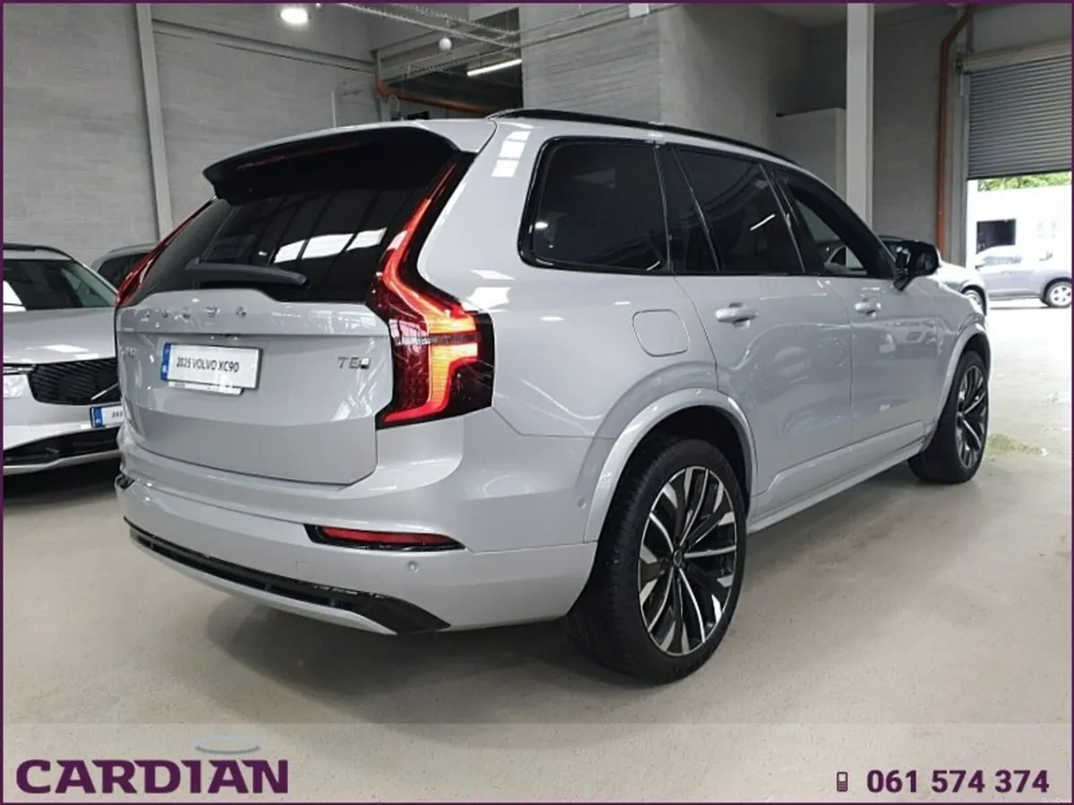 Volvo XC90 XC90 ULTRA DARK T8 AWD RECHARGE - Image 5