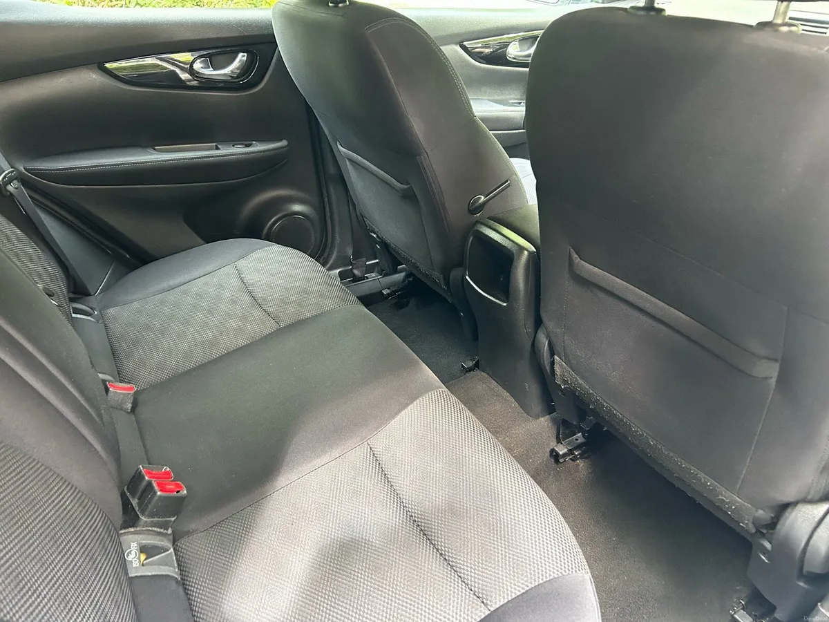 Nissan Qasqai Automatic - Image 6