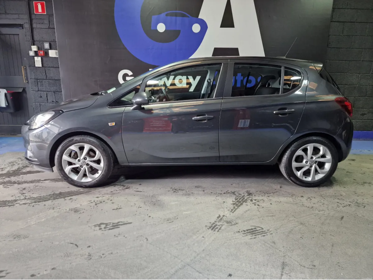 Opel Corsa 1.4 PETROL **CRUISE CONTROL, LOW MILAGE - Image 5