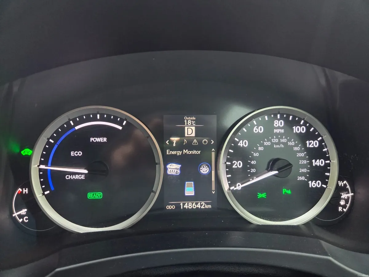 Lexus IS 2016 - Image 2