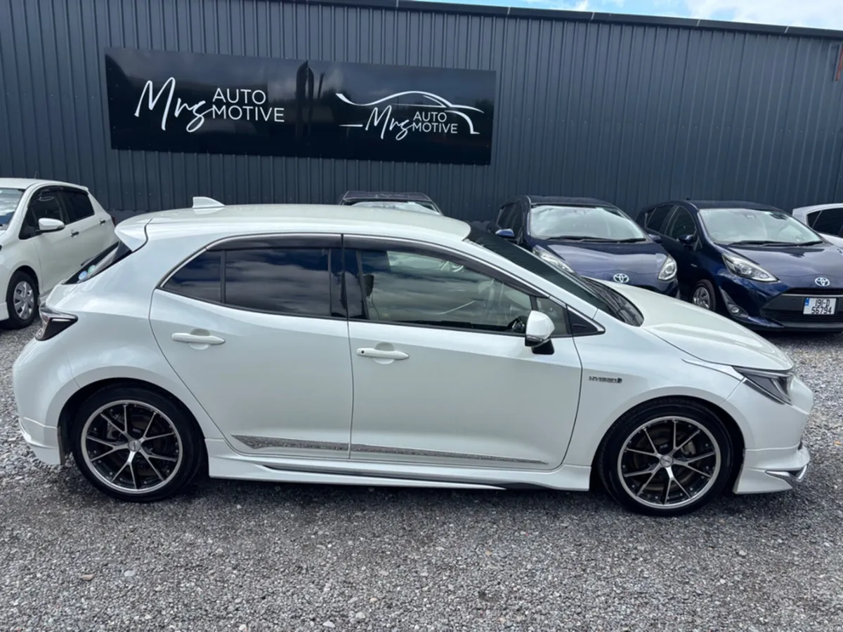 Toyota Corolla SPORT 1.8 ZWE211H - Image 2
