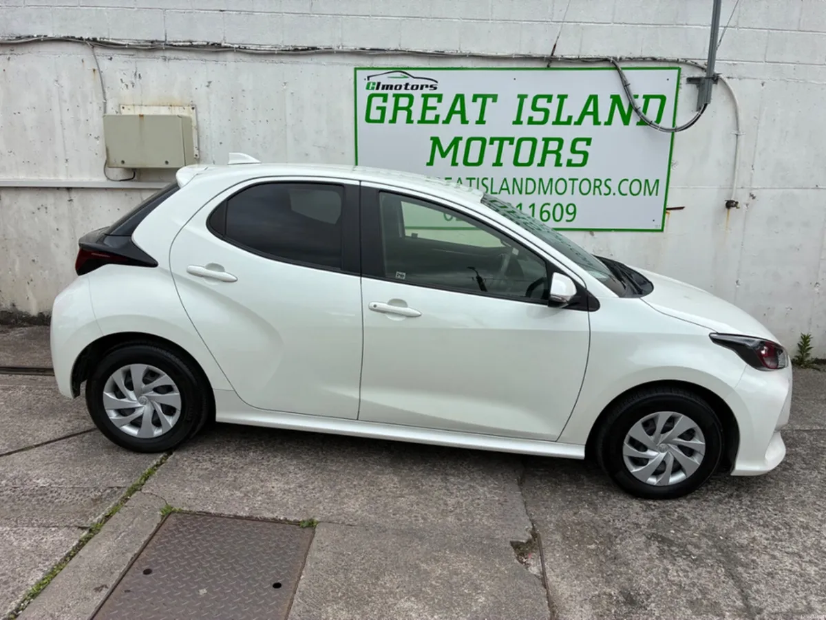 Toyota Yaris 1.0 petrol automatic - Image 4