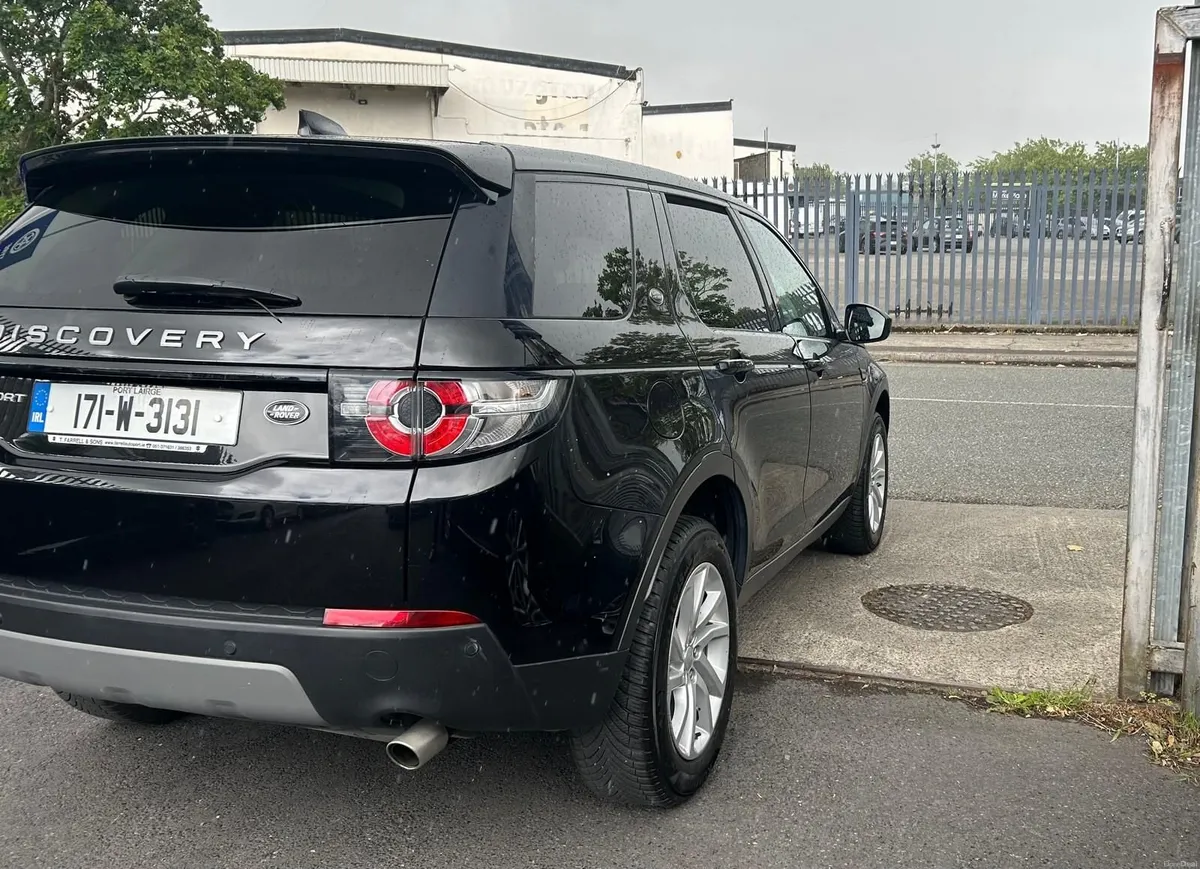 Land Rover Discovery Sport 2017–7 Seats  Automatic - Image 3