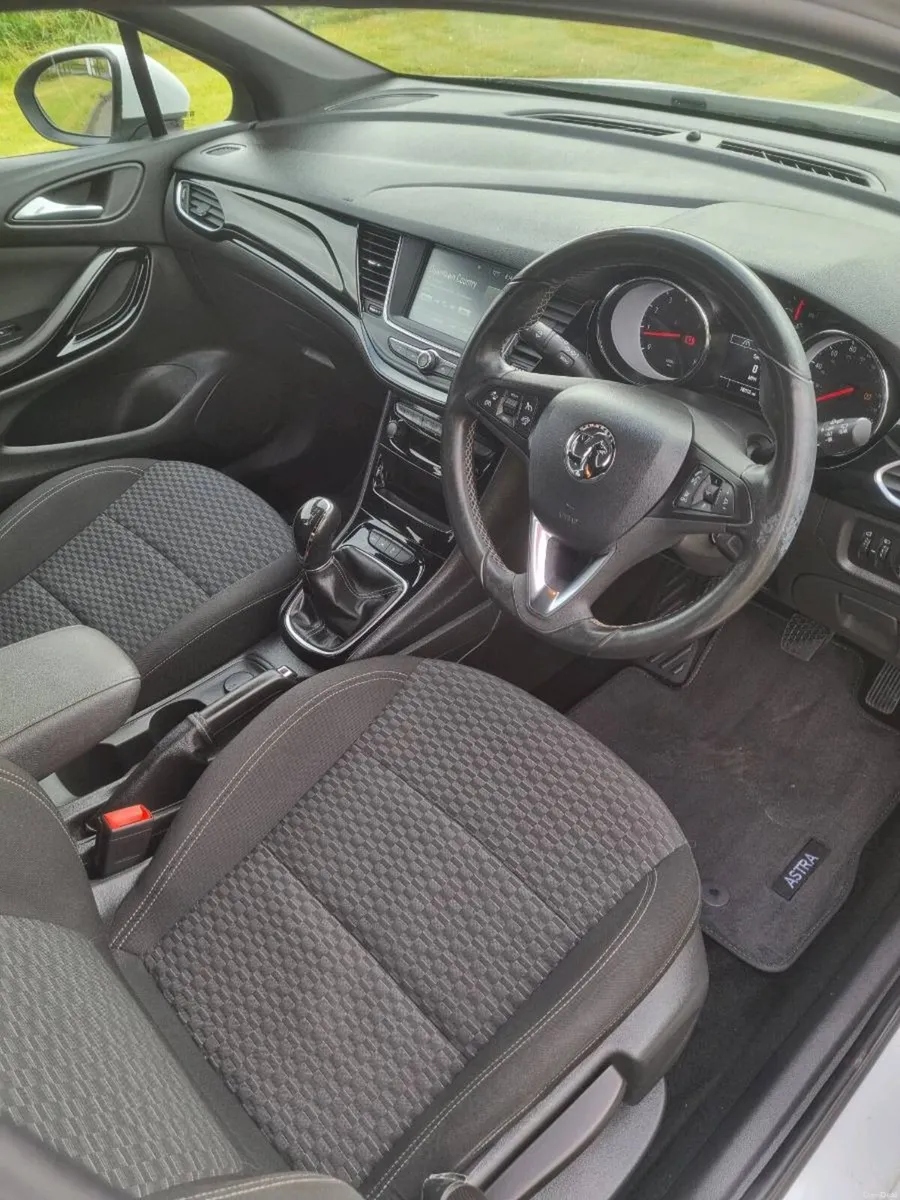 2017 vauxhall astra - Image 5