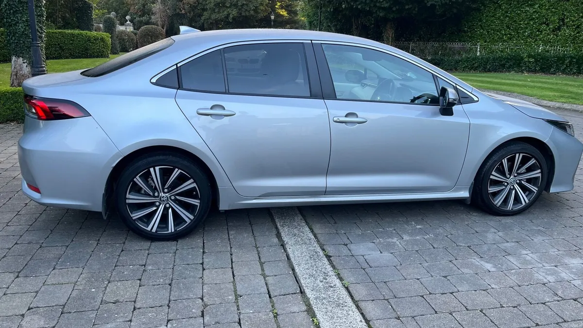Toyota Corolla 2022 - Image 2