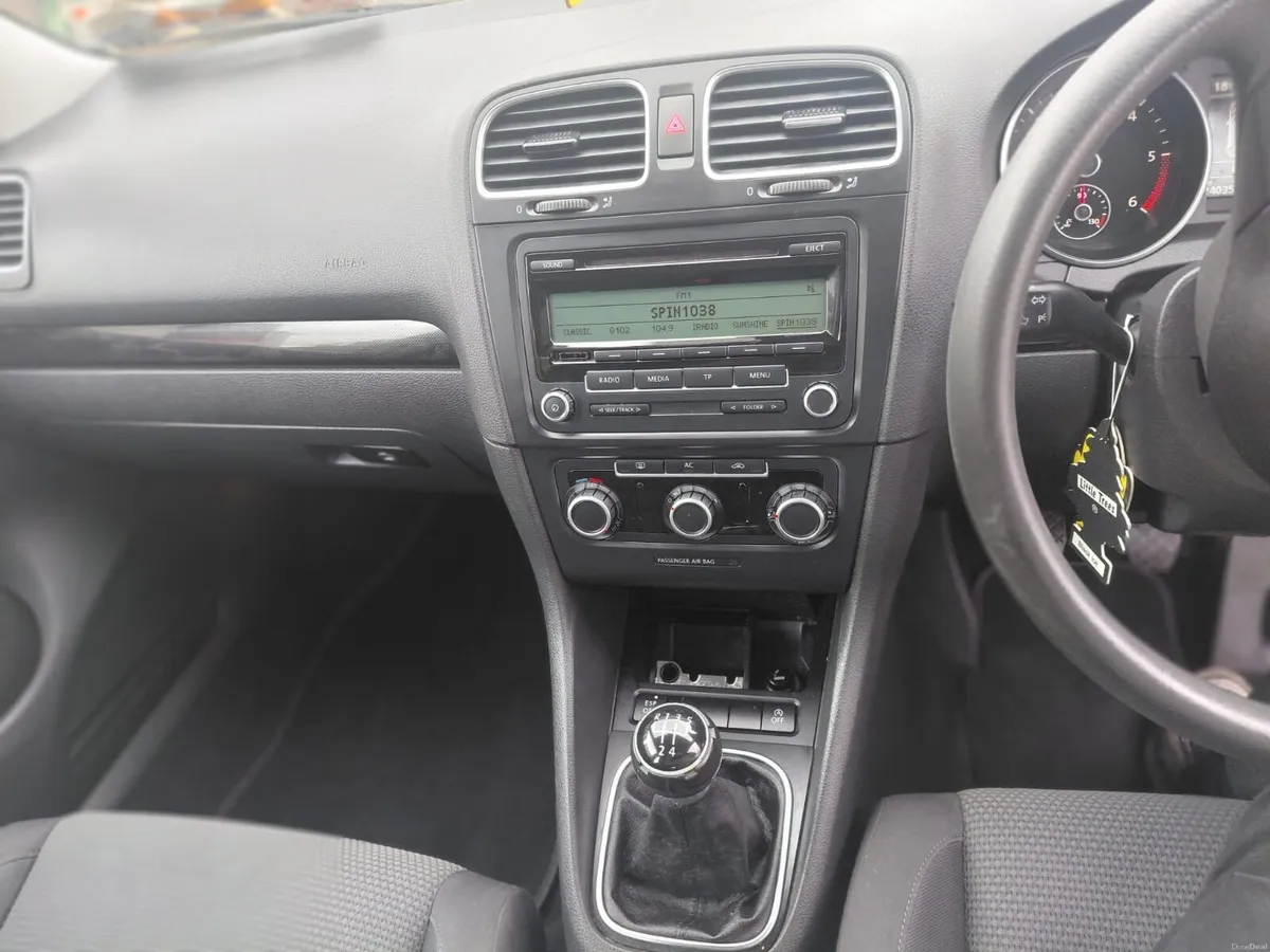 Volkswagen Golf 2010 - Image 3