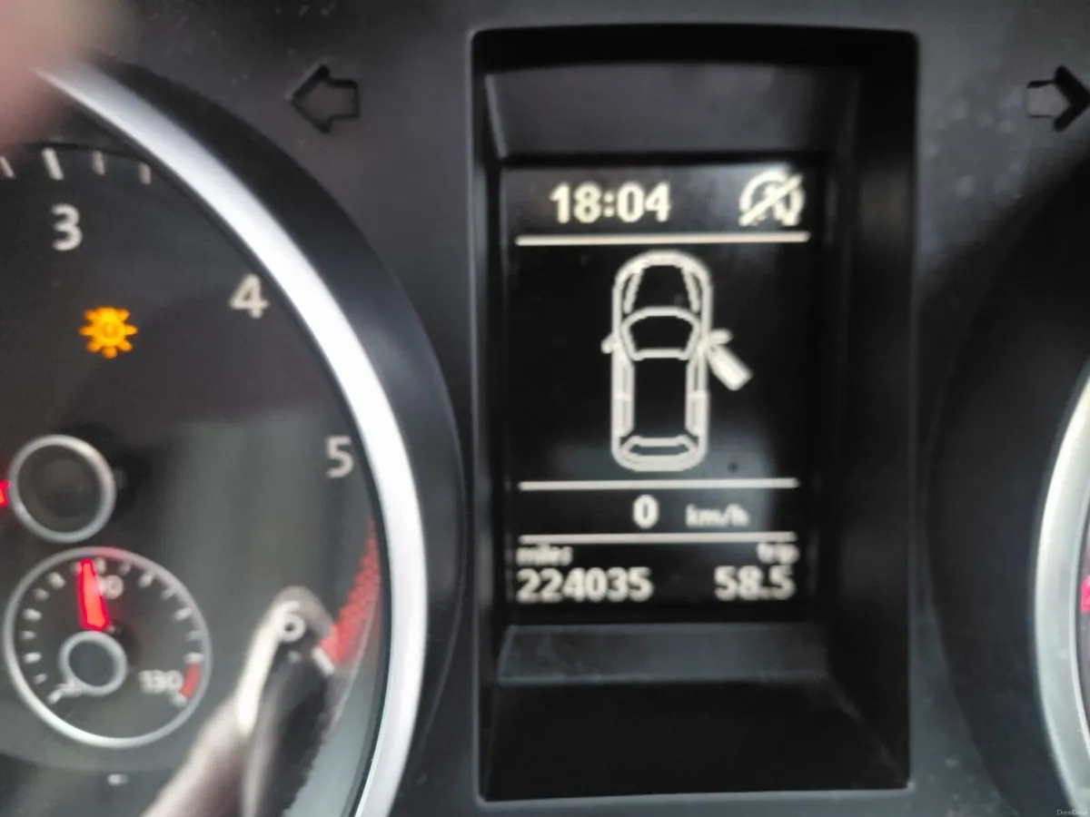 Volkswagen Golf 2010 - Image 4