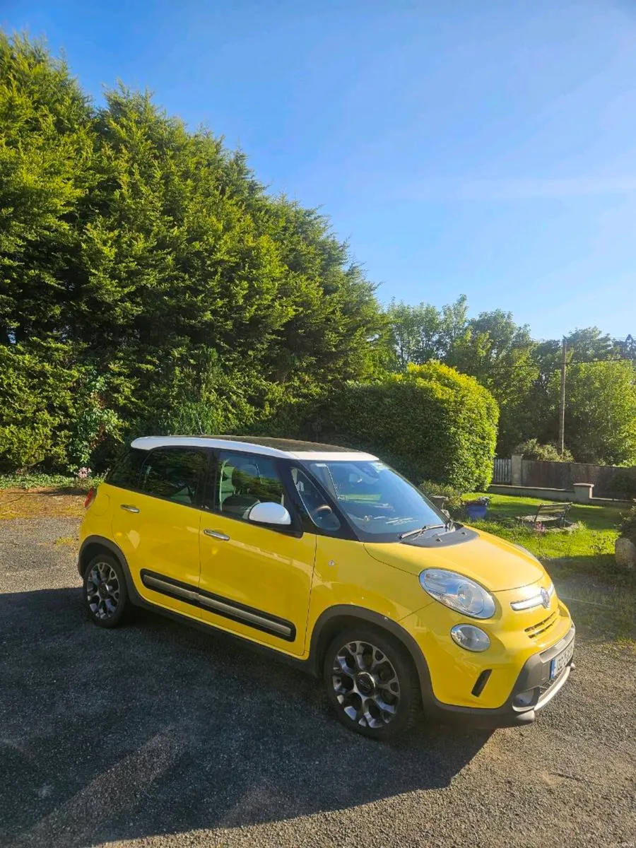 Fiat 500L - Image 1